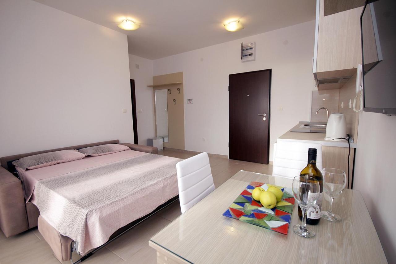 Apartments Residence Dj Petrovac Kültér fotó
