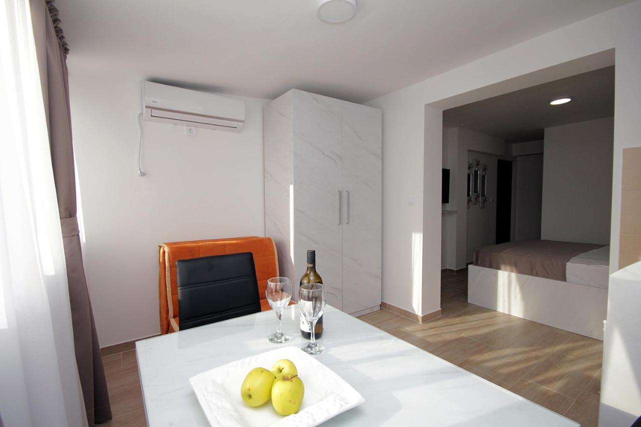 Apartments Residence Dj Petrovac Kültér fotó