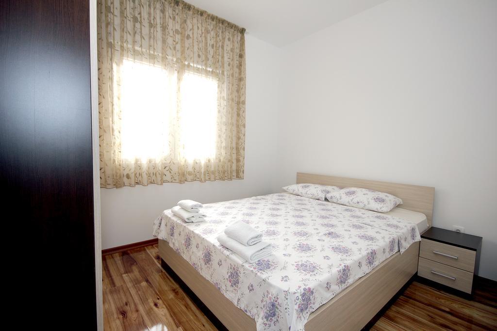 Apartments Residence Dj Petrovac Kültér fotó